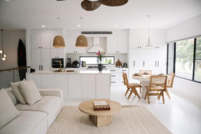Cabarita - 4 bedroom home - Across from the beach